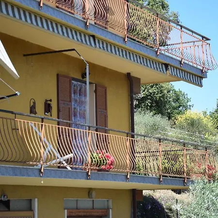 Tra Gli Ulivi Da Giacinta Varazze